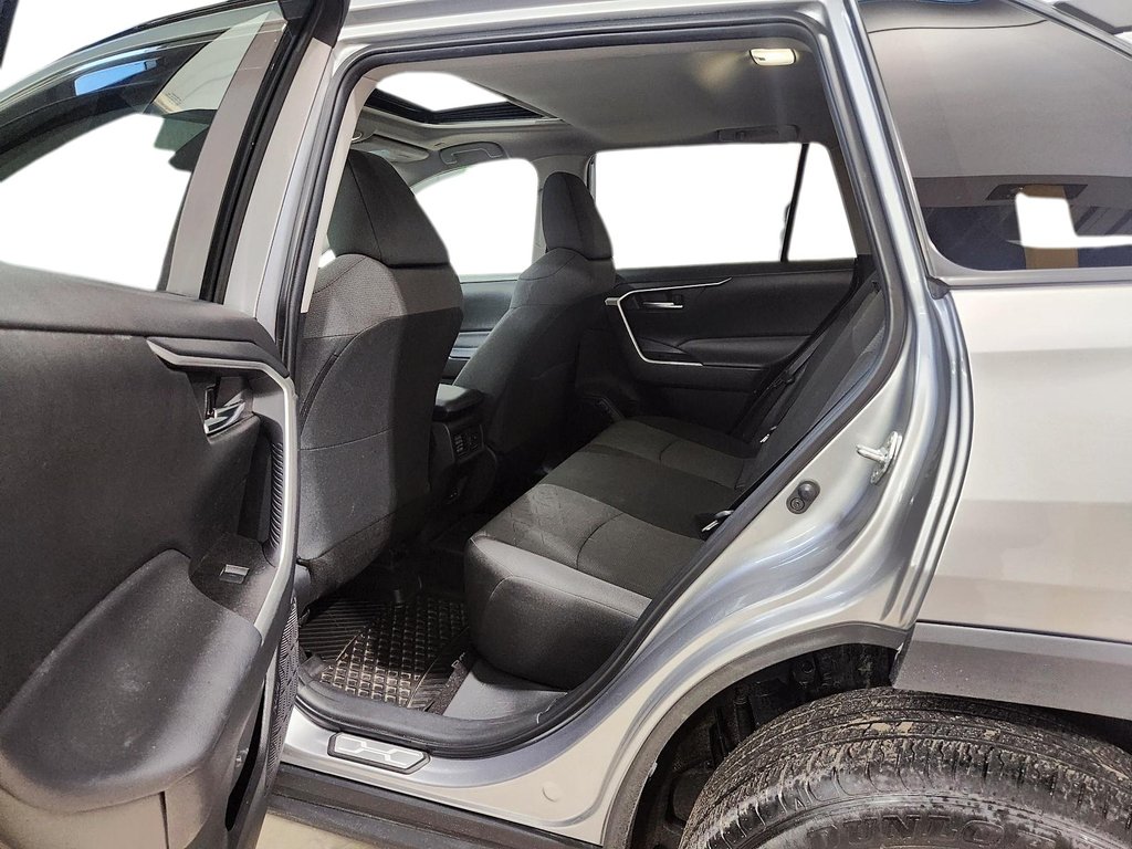 Toyota RAV4 XLE 2023 à Chicoutimi, Québec - 12 - w1024h768px