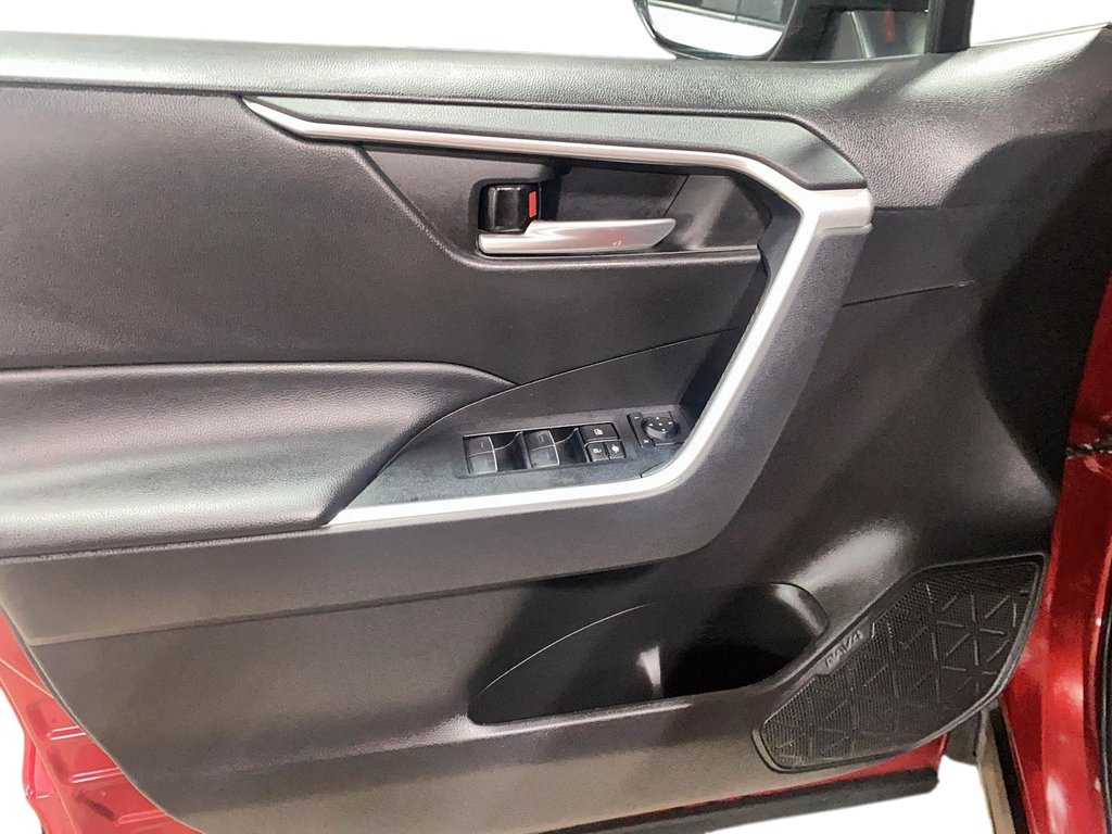 2023 Toyota RAV4 Hybrid XLE in Jonquière, Quebec - 9 - w1024h768px