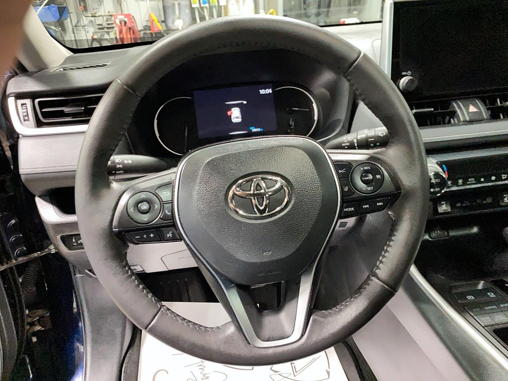 2024 Toyota RAV4 XLE in Chicoutimi, Quebec - 15 - w1024h768px