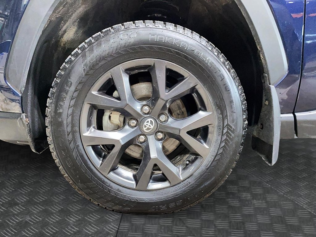 2024 Toyota RAV4 XLE in Chicoutimi, Quebec - 7 - w1024h768px
