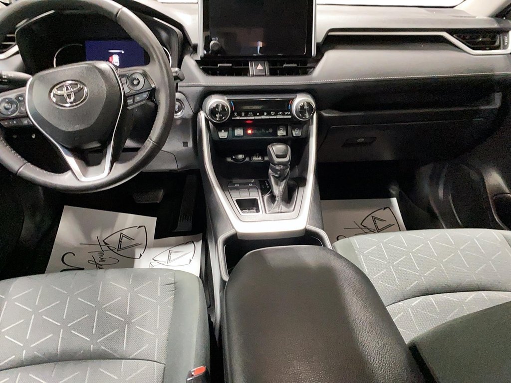 2024 Toyota RAV4 XLE in Chicoutimi, Quebec - 10 - w1024h768px