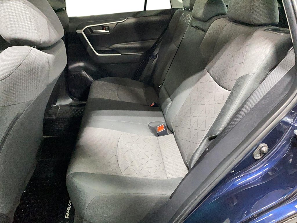 2024 Toyota RAV4 XLE in Chicoutimi, Quebec - 9 - w1024h768px