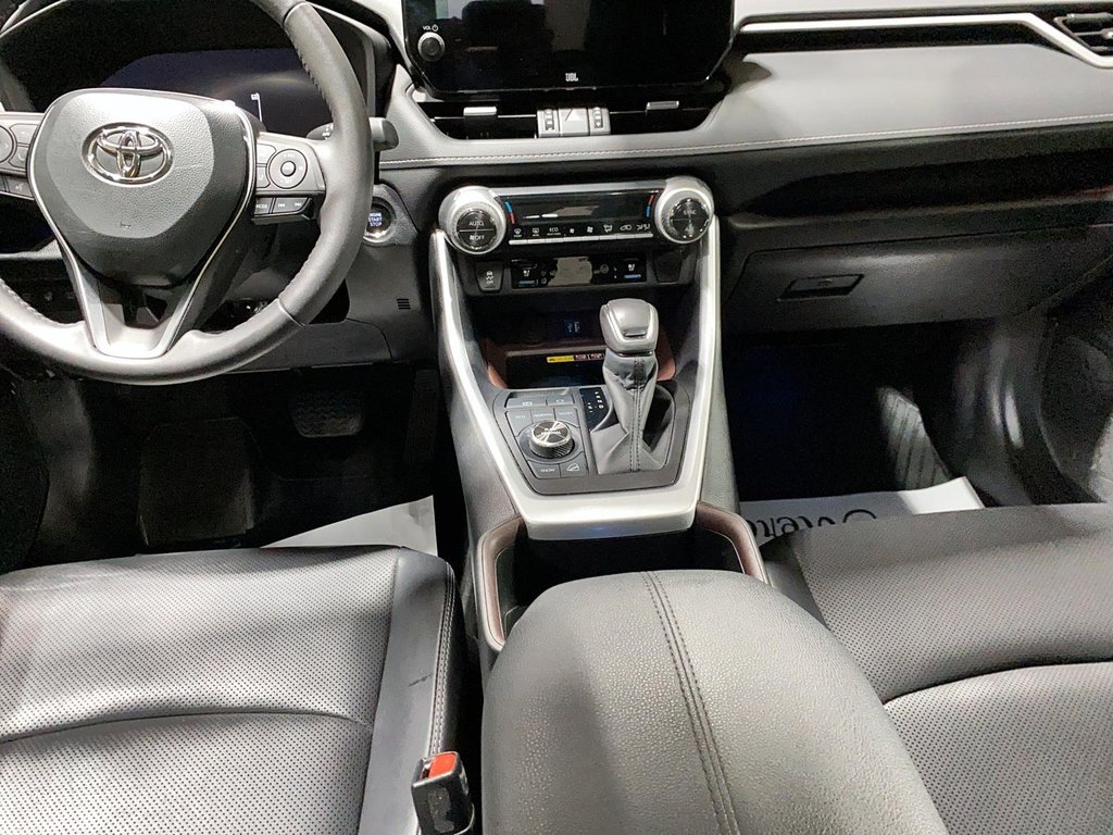 Toyota RAV4  2024 à Jonquière, Québec - 9 - w1024h768px
