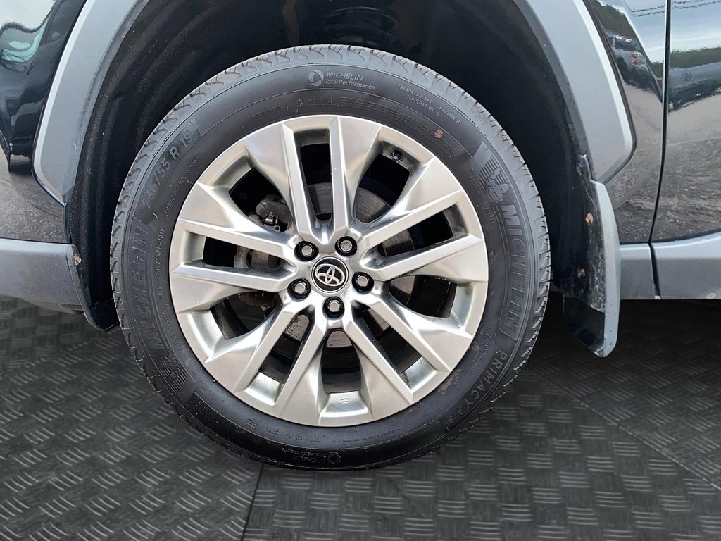 2024 Toyota RAV4 Limited in Chicoutimi, Quebec - 7 - w1024h768px