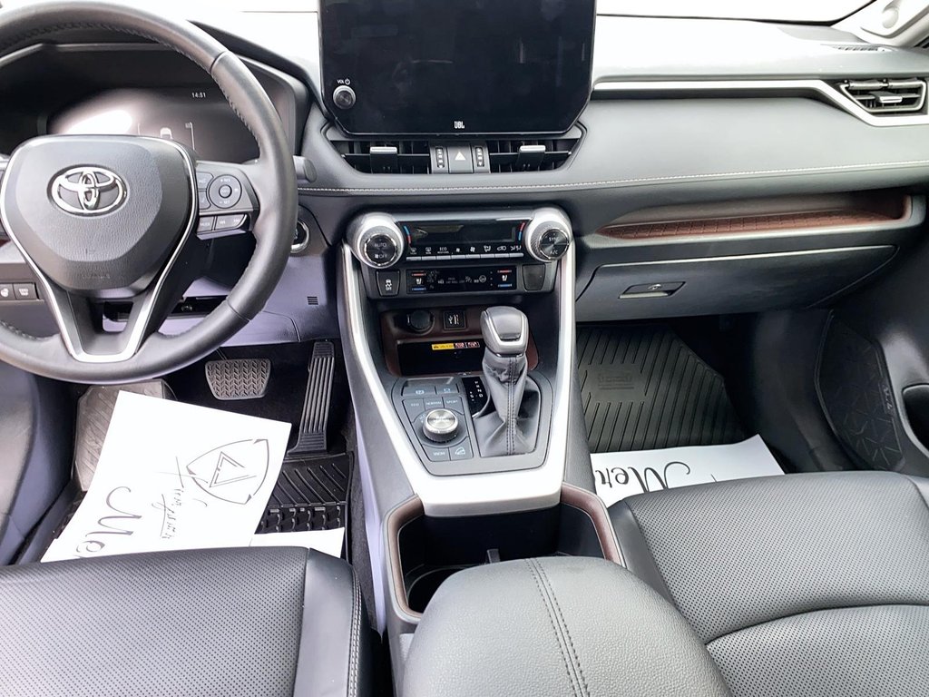 2024 Toyota RAV4 Limited in Chicoutimi, Quebec - 10 - w1024h768px
