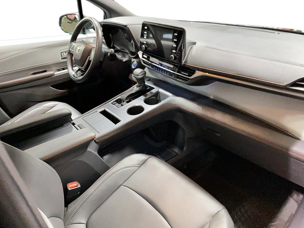 Toyota Sienna  2022 à Jonquière, Québec - 21 - w1024h768px