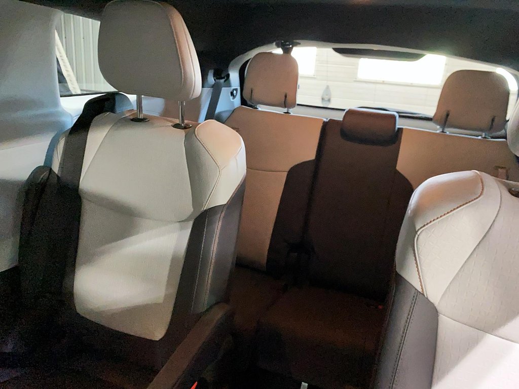 Toyota Sienna  2022 à Jonquière, Québec - 8 - w1024h768px