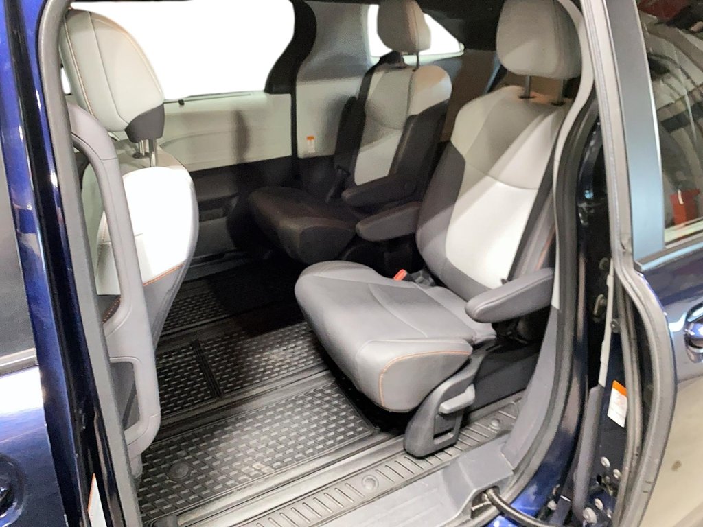 Toyota Sienna  2022 à Jonquière, Québec - 7 - w1024h768px