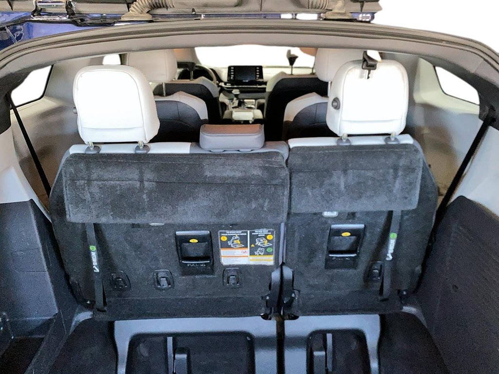 Toyota Sienna  2022 à Jonquière, Québec - 5 - w1024h768px