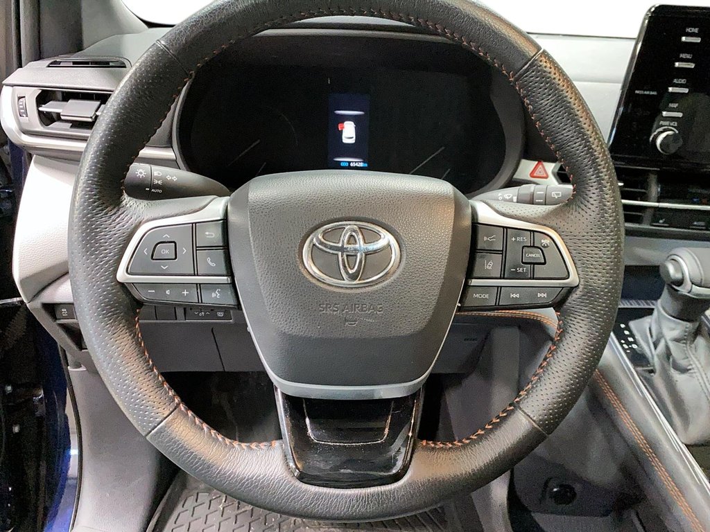 Toyota Sienna  2022 à Jonquière, Québec - 14 - w1024h768px