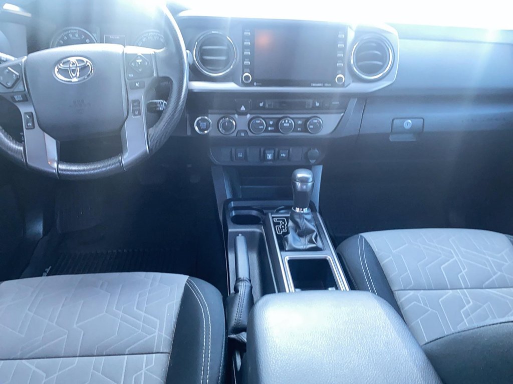 2020 Toyota Tacoma in Jonquière, Quebec - 9 - w1024h768px