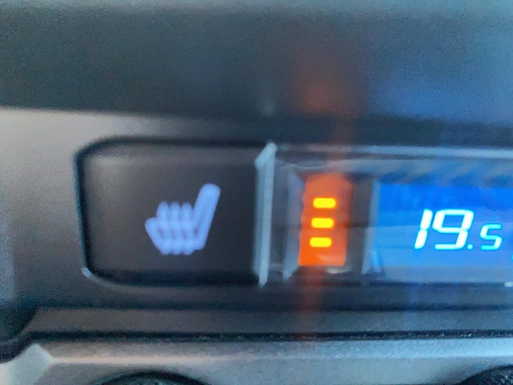 2020 Toyota Tacoma in Jonquière, Quebec - 17 - w1024h768px