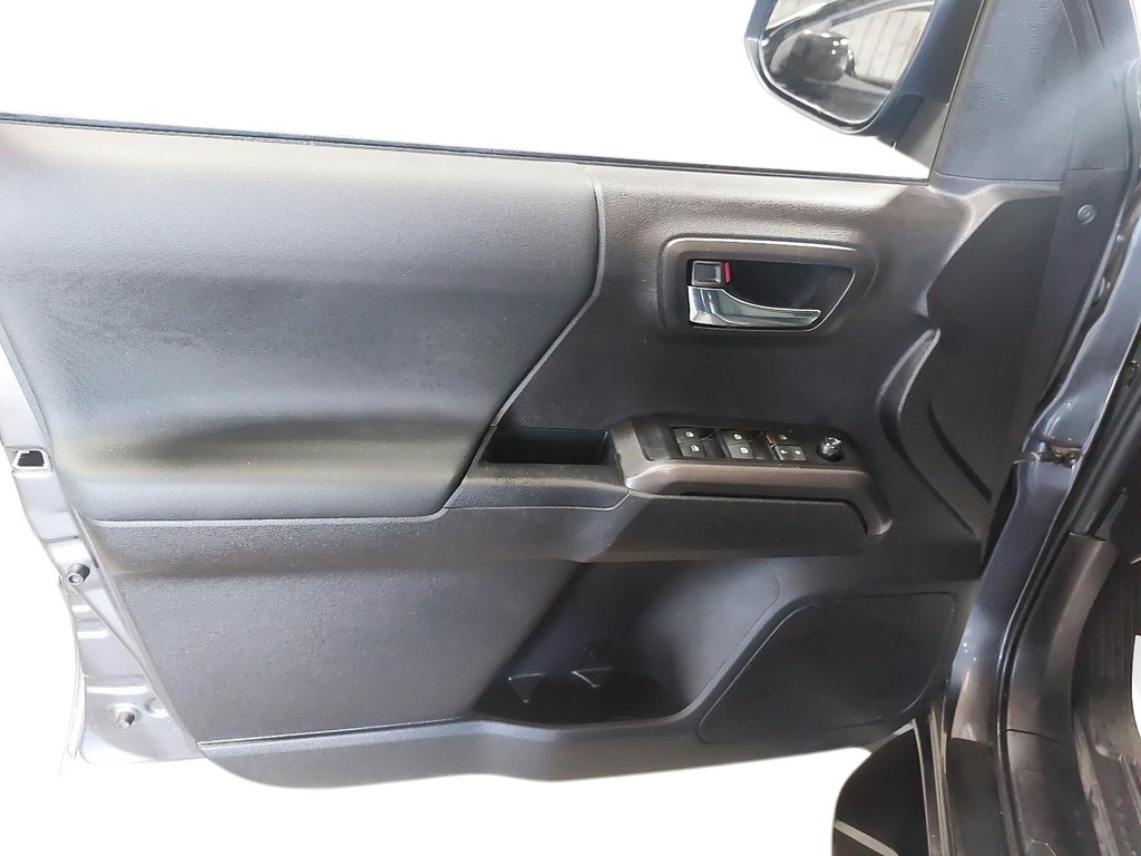 2022 Toyota Tacoma TRD SPORT in Chicoutimi, Quebec - 10 - w1024h768px