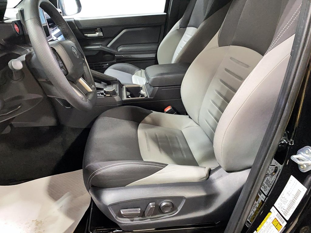 2025 Toyota Tacoma in Baie-Comeau, Quebec - 11 - w1024h768px