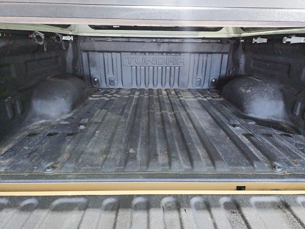 Toyota Tundra  2020 à Jonquière, Québec - 16 - w1024h768px