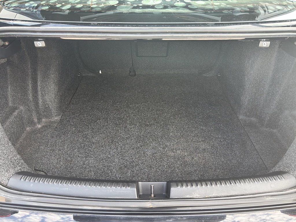 Volkswagen Jetta Sedan GLI Autobahn 2017 à Chicoutimi, Québec - 6 - w1024h768px