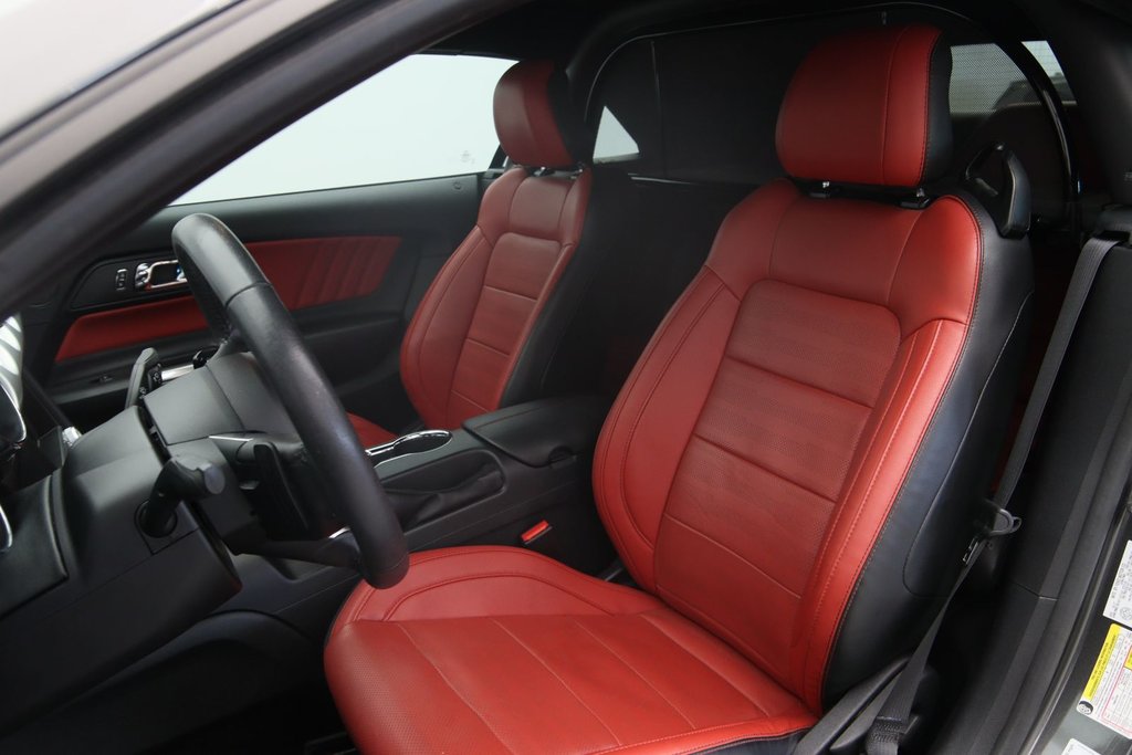 Ford Mustang  2017 à Jonquière, Québec - 7 - w1024h768px