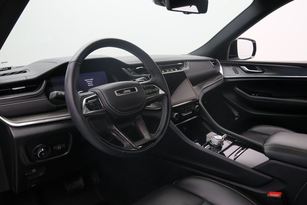 2023 Jeep Grand Cherokee in Sept-Îles, Quebec - 7 - w1024h768px