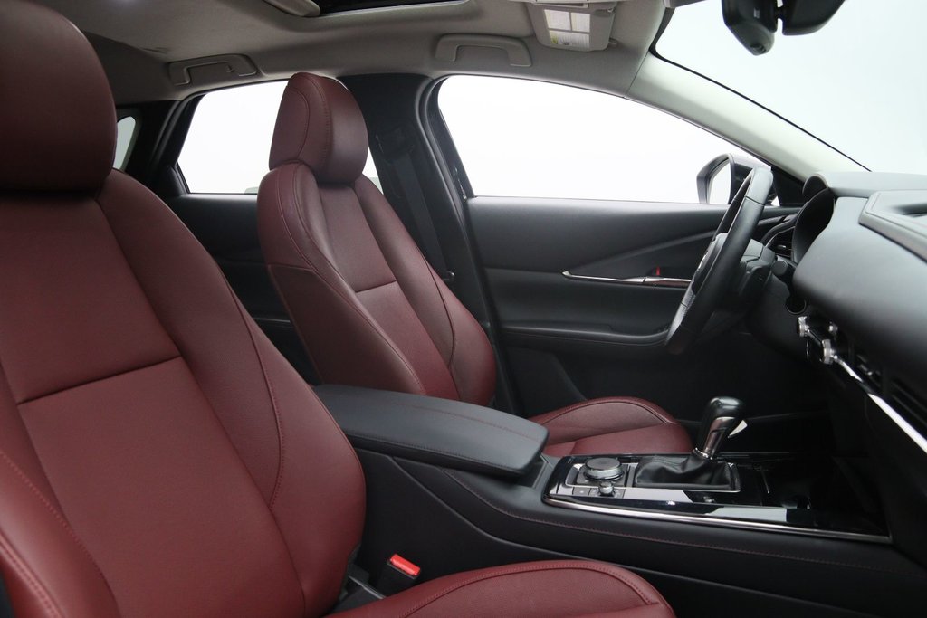 2022 Mazda CX-30 in Baie-Comeau, Quebec - 16 - w1024h768px