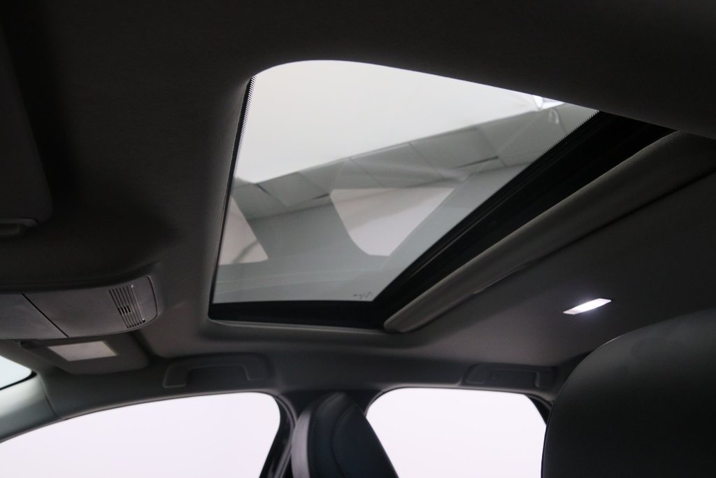 2022 Mazda CX-30 in Sept-Îles, Quebec - 8 - w1024h768px