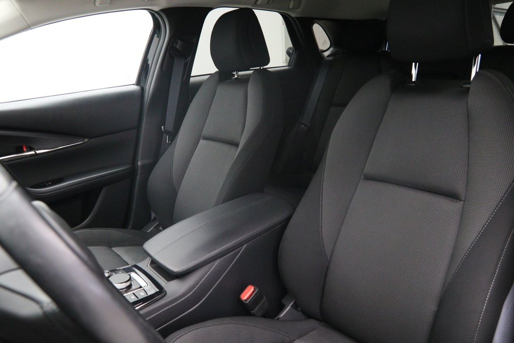 2023 Mazda CX-30 in Baie-Comeau, Quebec - 7 - w1024h768px