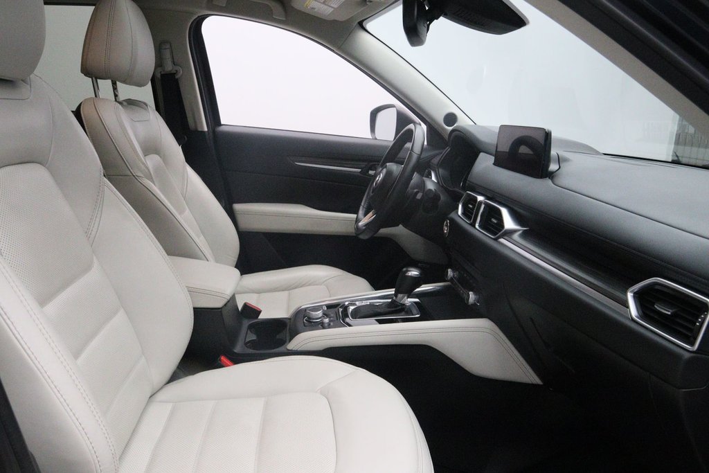 2021 Mazda CX-5 in Jonquière, Quebec - 15 - w1024h768px