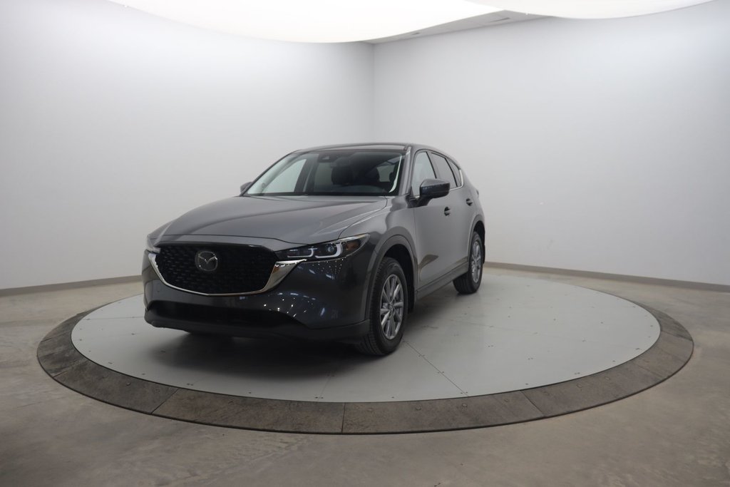 2022 Mazda CX-5 in Sept-Îles, Quebec - 1 - w1024h768px