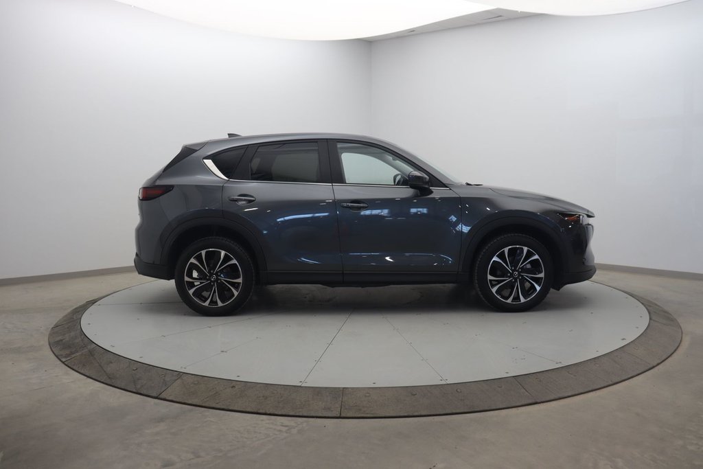 2022 Mazda CX-5 in Sept-Îles, Quebec - 3 - w1024h768px