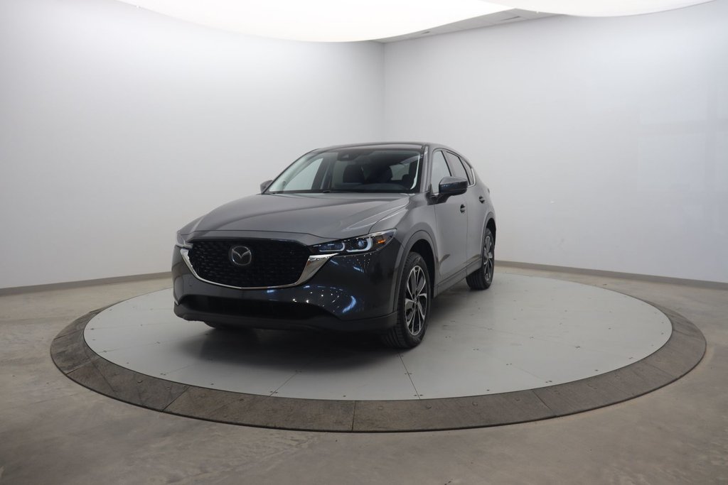 2022 Mazda CX-5 in Sept-Îles, Quebec - 1 - w1024h768px