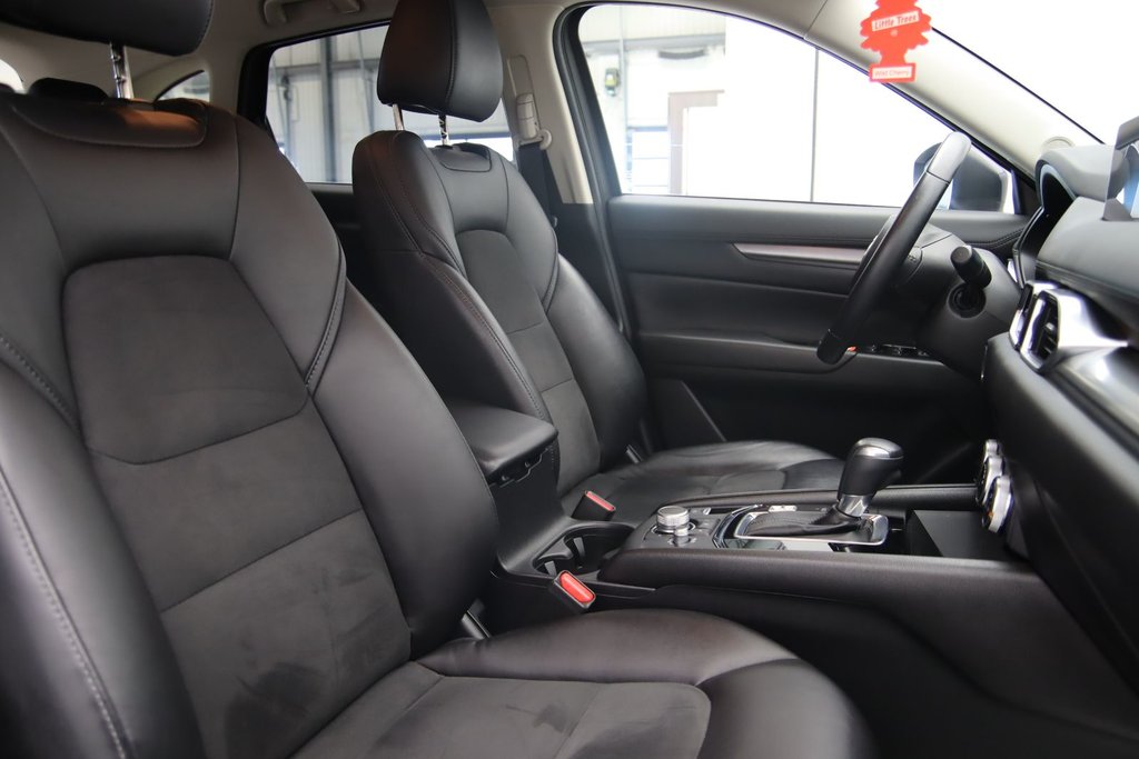 2023 Mazda CX-5 in Baie-Comeau, Quebec - 15 - w1024h768px