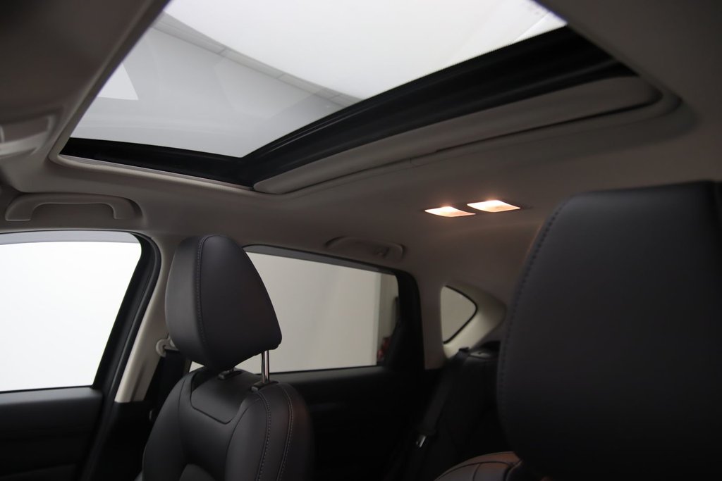 2023 Mazda CX-5 in Baie-Comeau, Quebec - 8 - w1024h768px