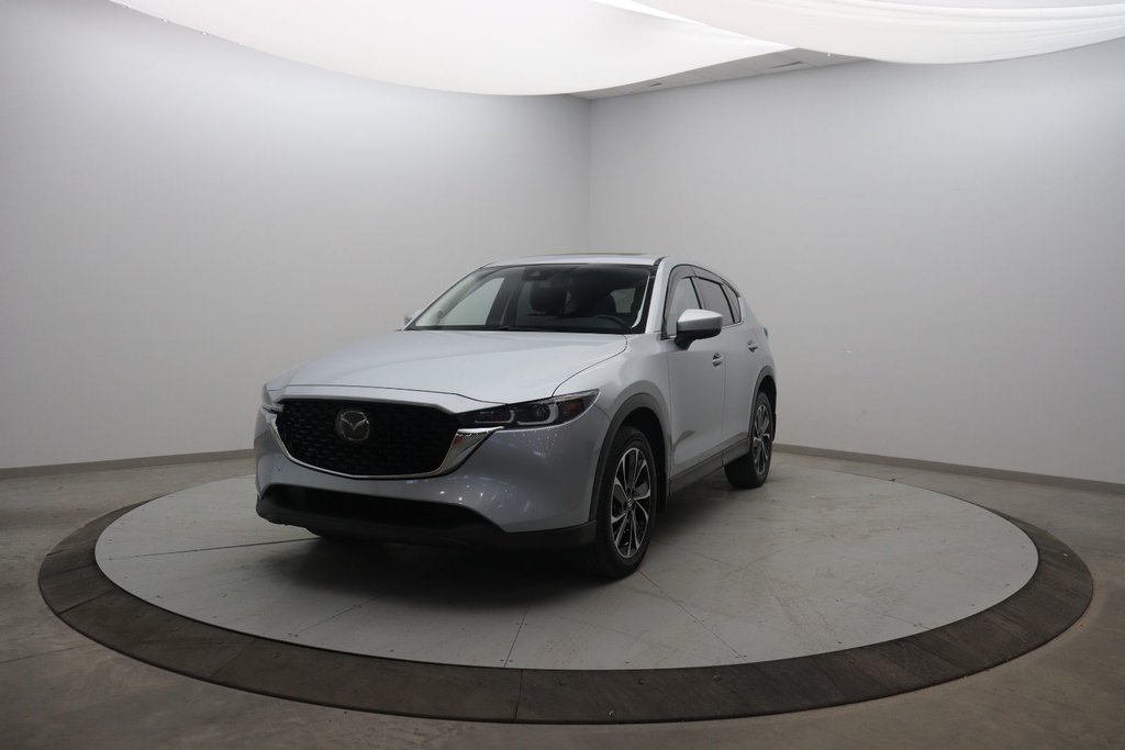 2023 Mazda CX-5 in Baie-Comeau, Quebec - 1 - w1024h768px