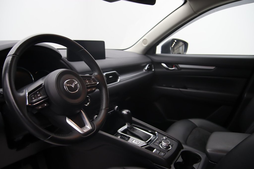 2023 Mazda CX-5 in Baie-Comeau, Quebec - 6 - w1024h768px