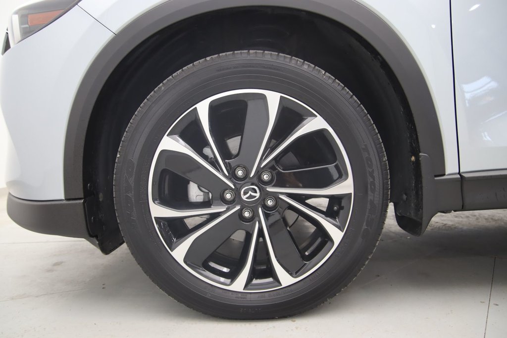 2023 Mazda CX-5 in Baie-Comeau, Quebec - 19 - w1024h768px