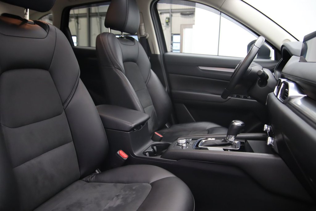 2023 Mazda CX-5 in Baie-Comeau, Quebec - 16 - w1024h768px