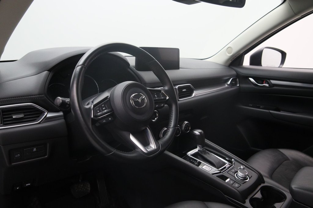 2023 Mazda CX-5 in Baie-Comeau, Quebec - 7 - w1024h768px