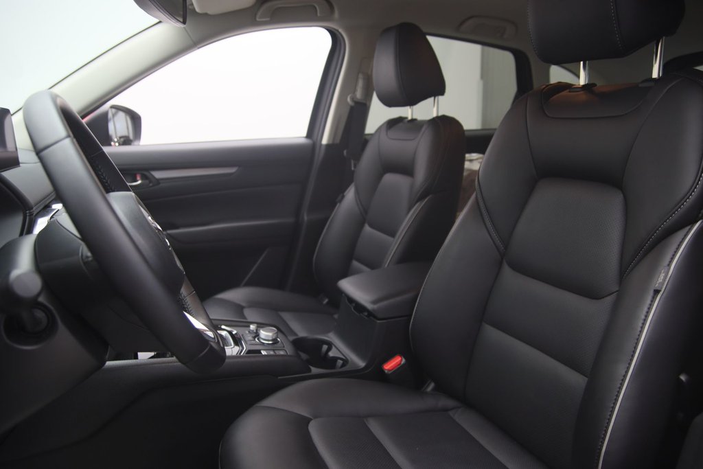 2025 Mazda CX-5 in Baie-Comeau, Quebec - 7 - w1024h768px