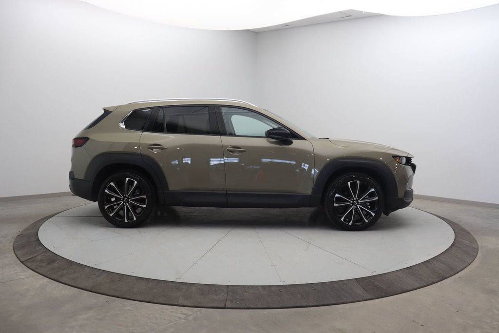 Mazda CX-50 GT 2023 à Chicoutimi, Québec - 3 - w1024h768px