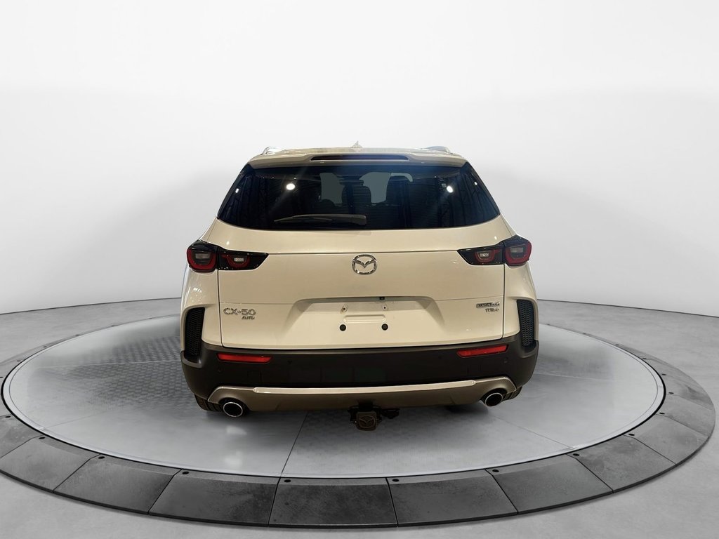 Mazda CX-50  2023 à Baie-Comeau, Québec - 4 - w1024h768px