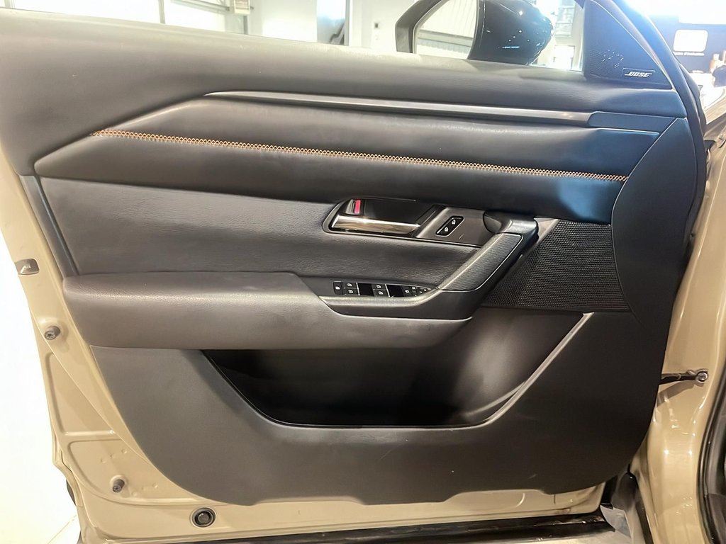 2024 Mazda CX-50 in Jonquière, Quebec - 11 - w1024h768px