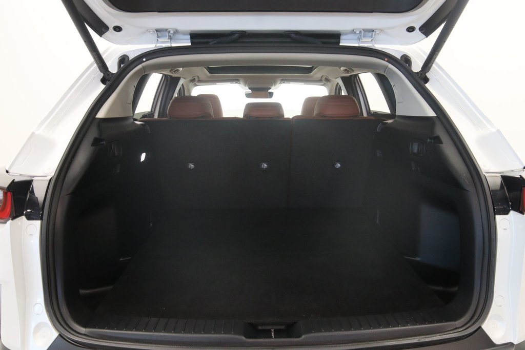 2024 Mazda CX-50 GT in Chicoutimi, Quebec - 19 - w1024h768px
