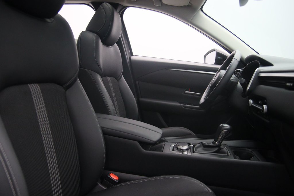 2025 Mazda CX-50 in Jonquière, Quebec - 17 - w1024h768px