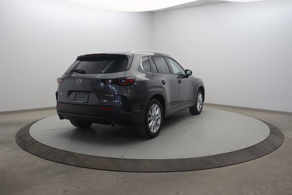 2025 Mazda CX-50 in Jonquière, Quebec - 4 - w1024h768px