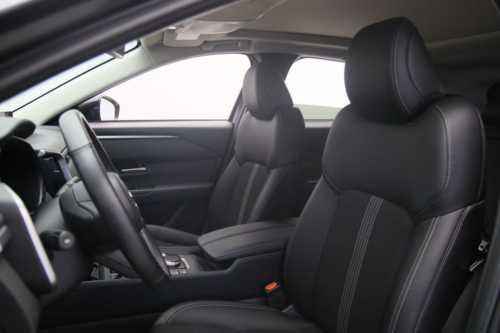 2025 Mazda CX-50 in Jonquière, Quebec - 6 - w1024h768px