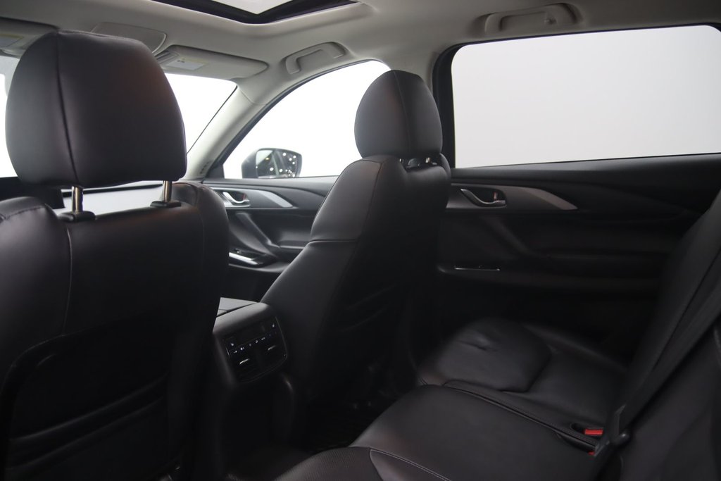 2019 Mazda CX-9 GS-L in Chicoutimi, Quebec - 9 - w1024h768px