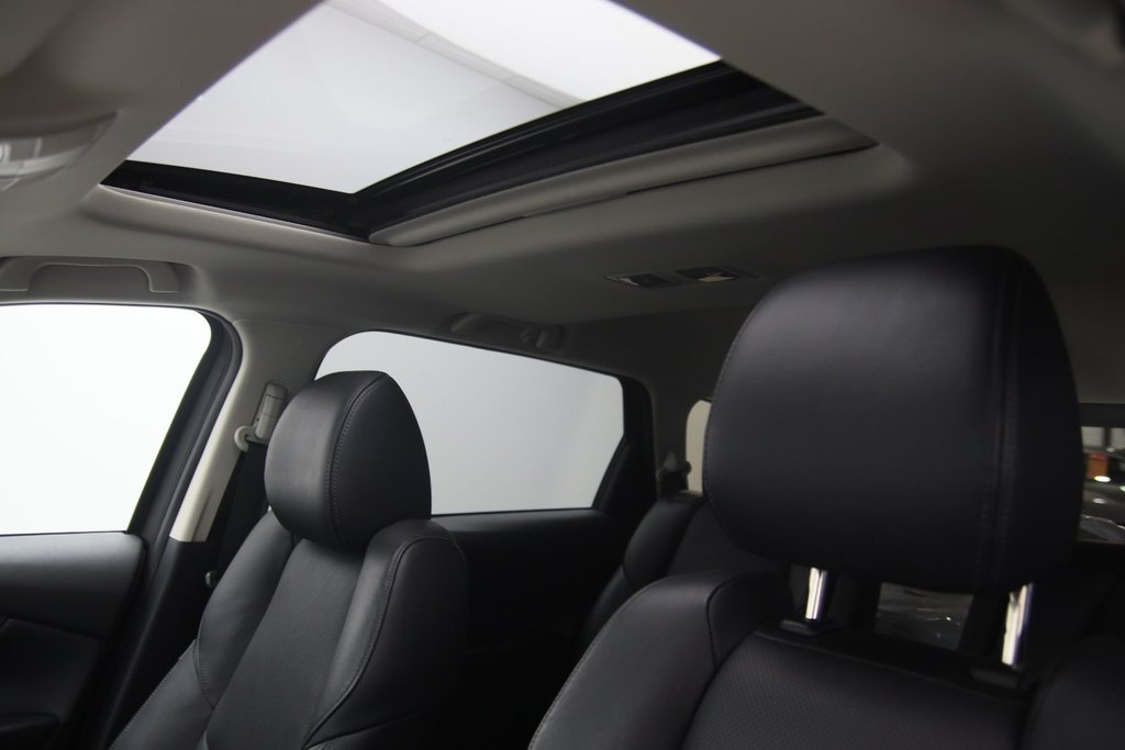 2023 Mazda CX-9 in Sept-Îles, Quebec - 8 - w1024h768px