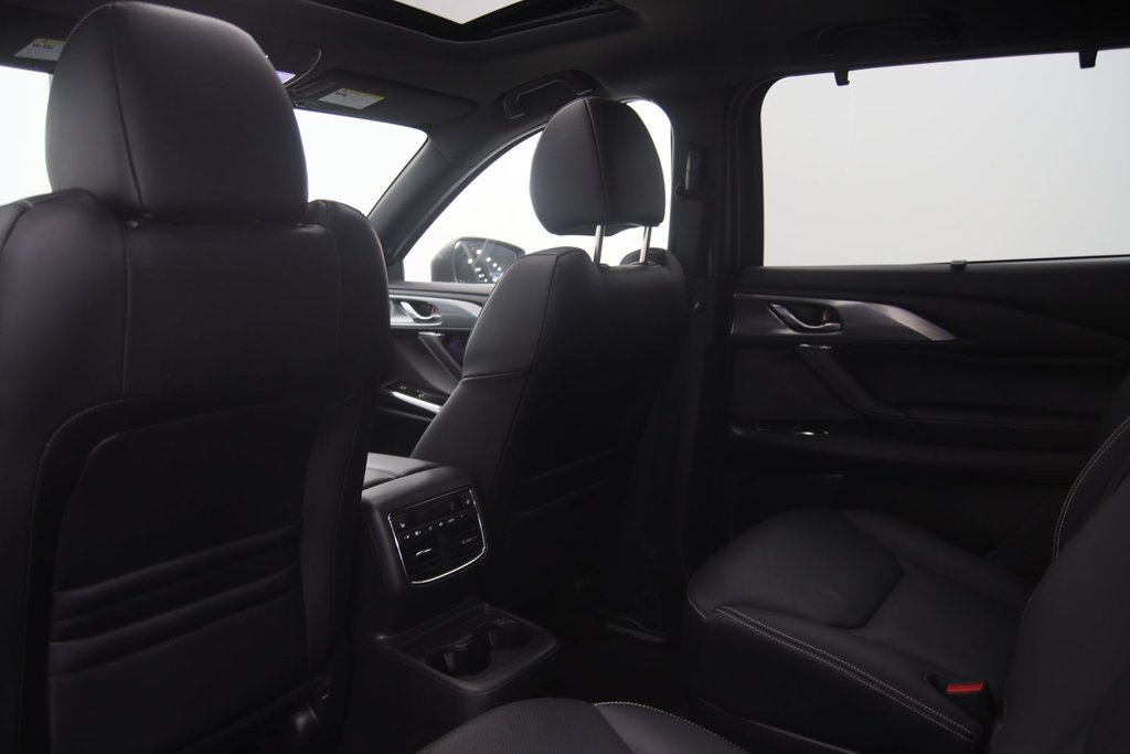 Mazda CX-9  2023 à Jonquière, Québec - 9 - w1024h768px