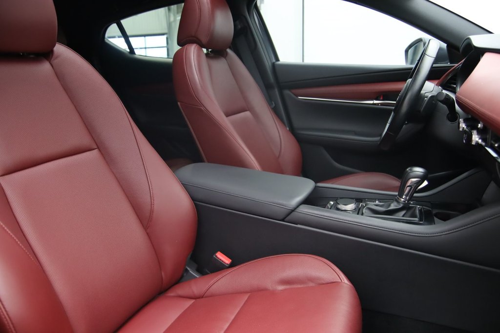 2020 Mazda 3 Sport GT in Chicoutimi, Quebec - 17 - w1024h768px