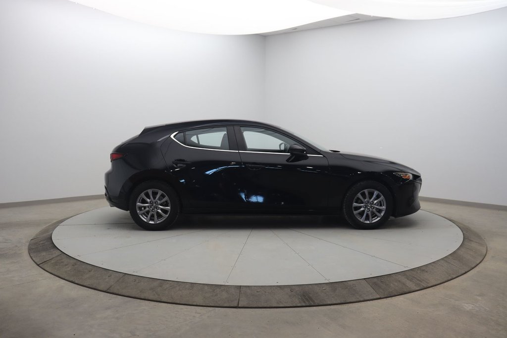 2022 Mazda 3 Sport GX in Jonquière, Quebec - 3 - w1024h768px