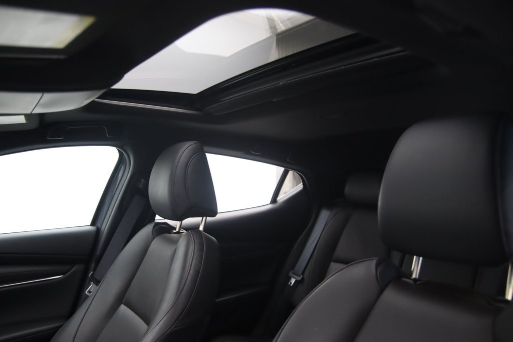 2023 Mazda 3 Sport GT in Chicoutimi, Quebec - 8 - w1024h768px